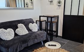 Studio à 200m de la plage avec parking gratuit et terrasse